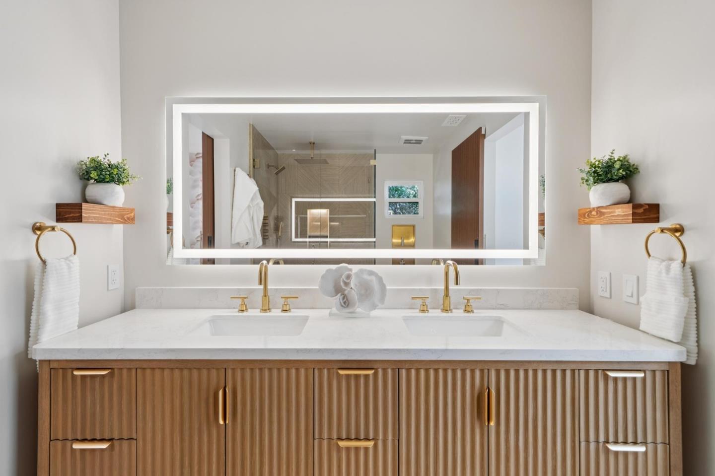 Detail Gallery Image 37 of 70 For 215 Lauella Ct, Mountain View,  CA 94041 - 3 Beds | 2/1 Baths