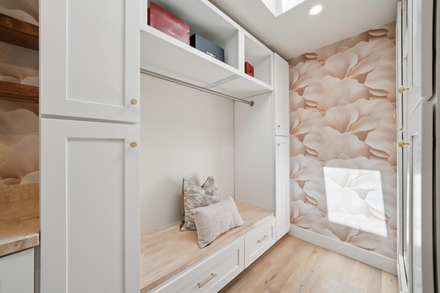 Detail Gallery Image 44 of 70 For 215 Lauella Ct, Mountain View,  CA 94041 - 3 Beds | 2/1 Baths