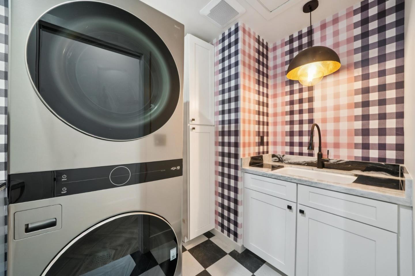 Detail Gallery Image 56 of 70 For 215 Lauella Ct, Mountain View,  CA 94041 - 3 Beds | 2/1 Baths