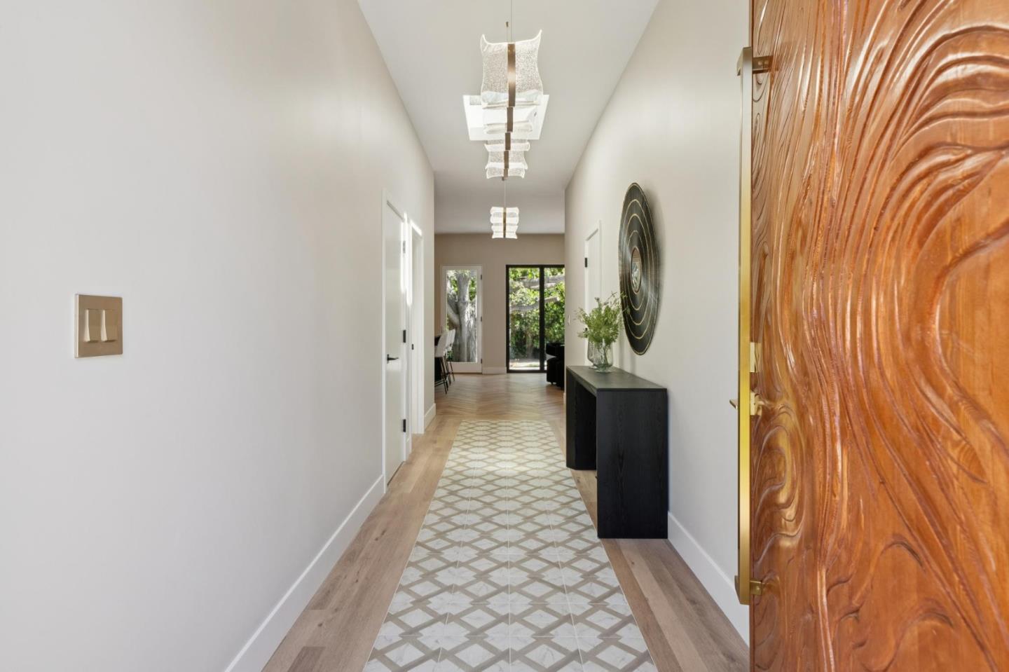 Detail Gallery Image 6 of 70 For 215 Lauella Ct, Mountain View,  CA 94041 - 3 Beds | 2/1 Baths