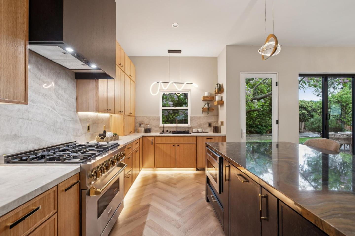 Detail Gallery Image 9 of 70 For 215 Lauella Ct, Mountain View,  CA 94041 - 3 Beds | 2/1 Baths