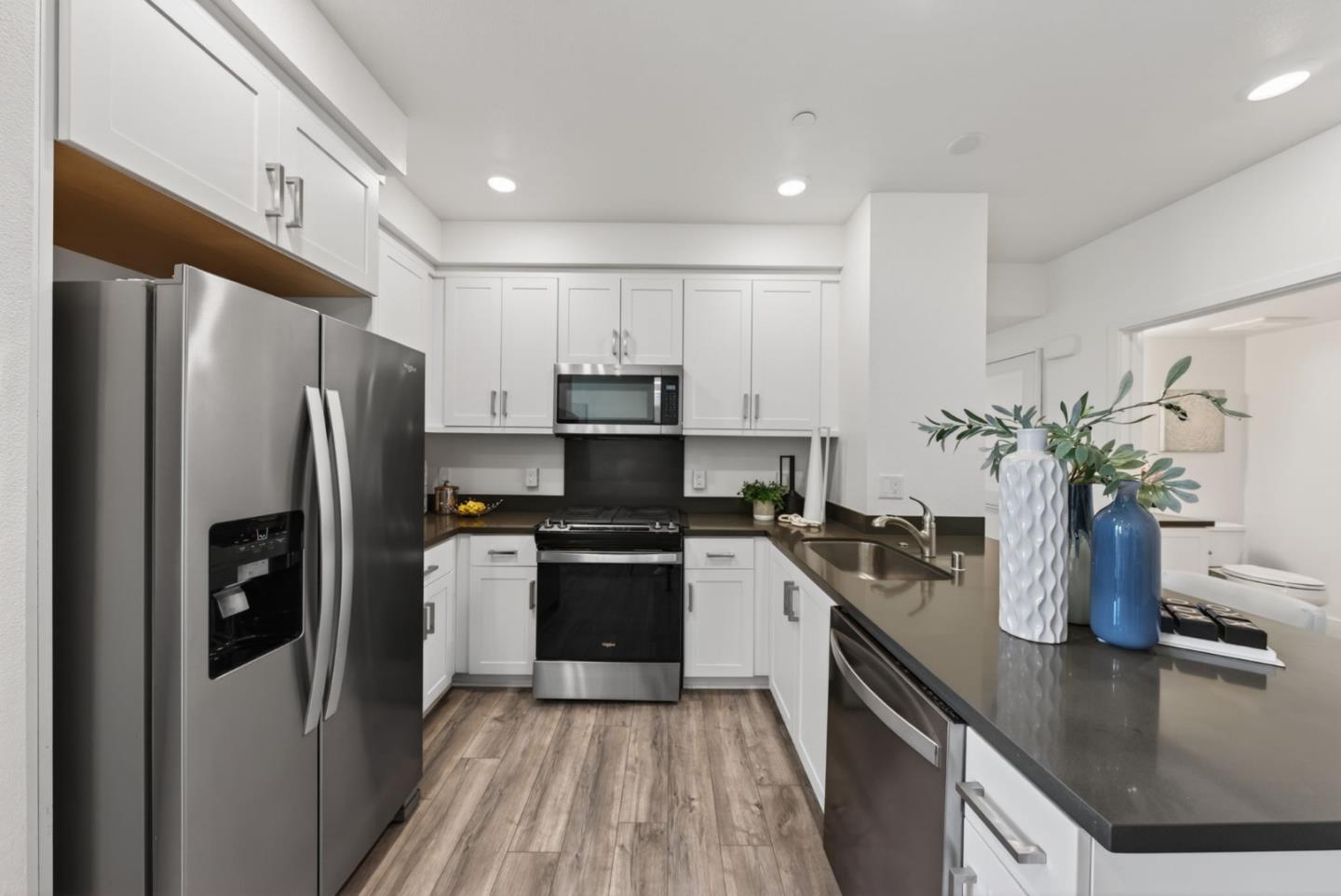 Detail Gallery Image 6 of 34 For 42111 Osgood #404,  Fremont,  CA 94539 - 3 Beds | 2 Baths