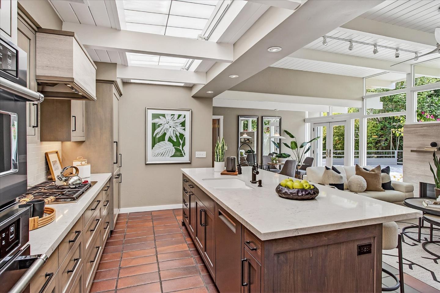 Detail Gallery Image 16 of 40 For 18570 Oak Dr, Monte Sereno,  CA 95030 - 5 Beds | 3 Baths