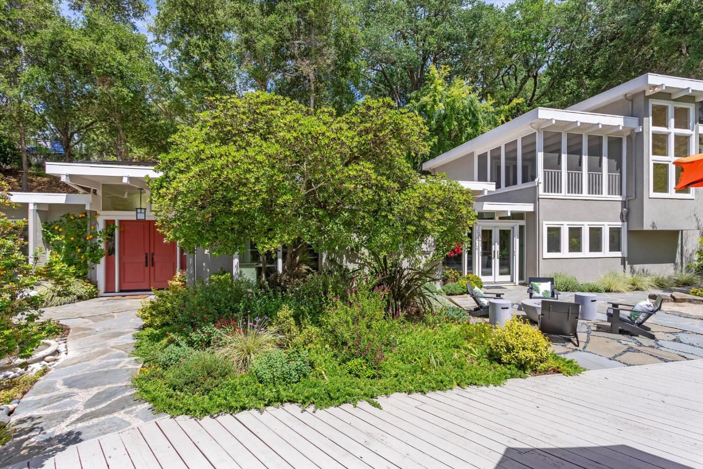 Detail Gallery Image 2 of 40 For 18570 Oak Dr, Monte Sereno,  CA 95030 - 5 Beds | 3 Baths