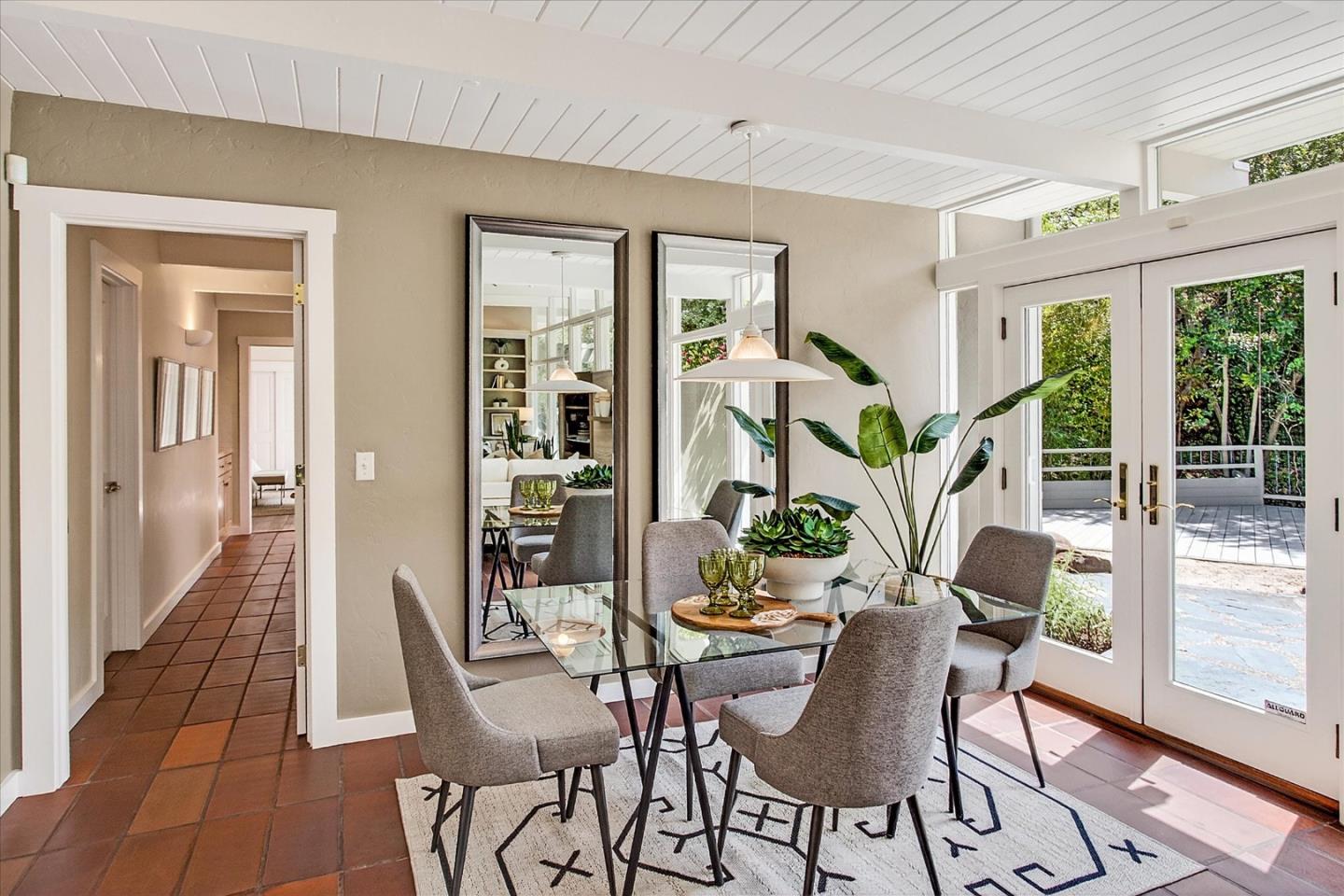 Detail Gallery Image 20 of 40 For 18570 Oak Dr, Monte Sereno,  CA 95030 - 5 Beds | 3 Baths