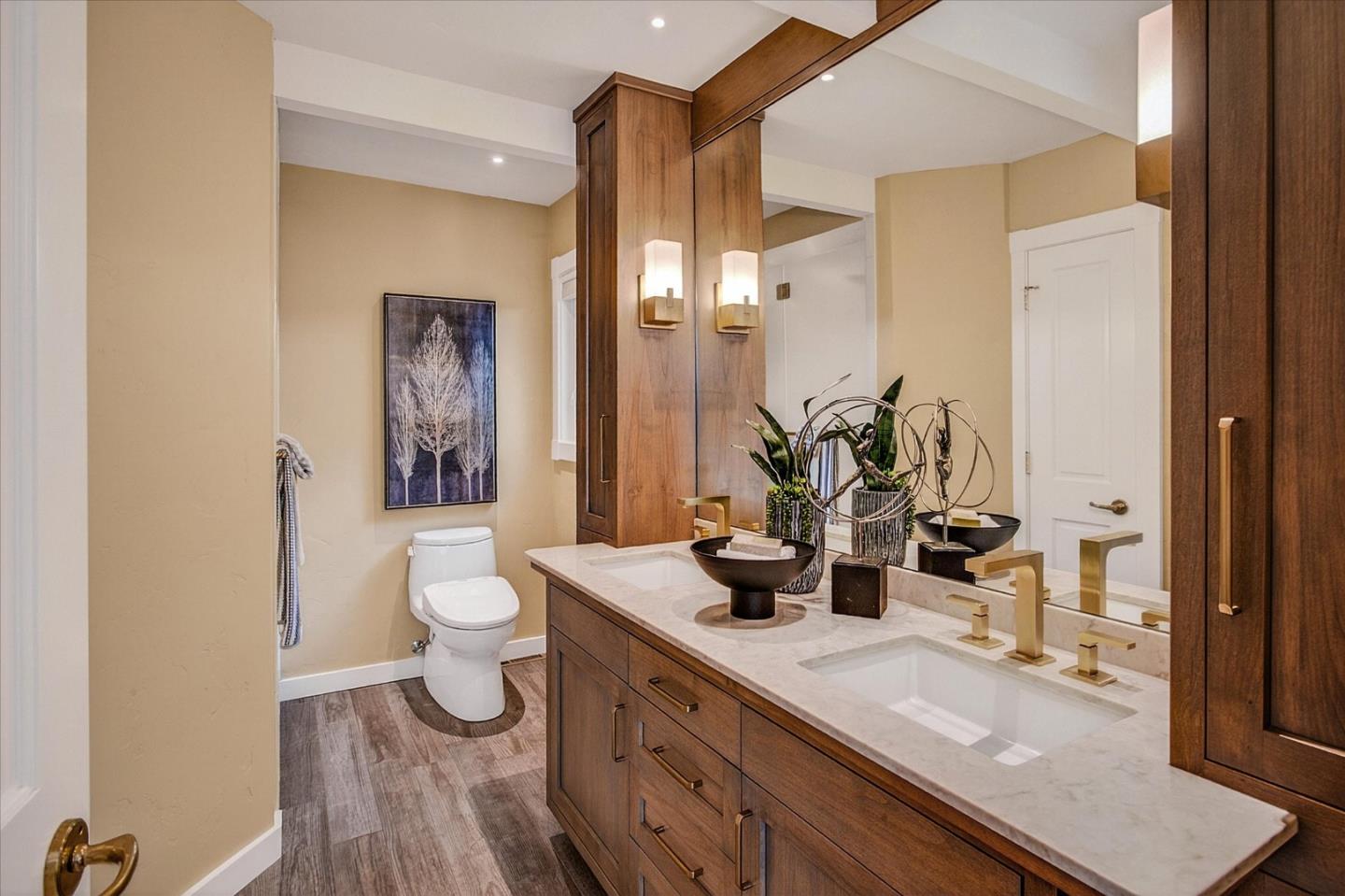 Detail Gallery Image 25 of 40 For 18570 Oak Dr, Monte Sereno,  CA 95030 - 5 Beds | 3 Baths