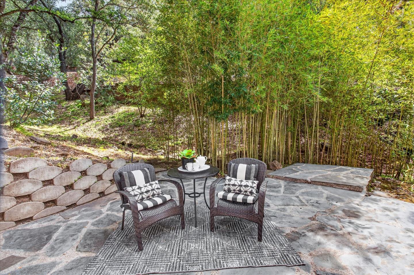 Detail Gallery Image 28 of 40 For 18570 Oak Dr, Monte Sereno,  CA 95030 - 5 Beds | 3 Baths