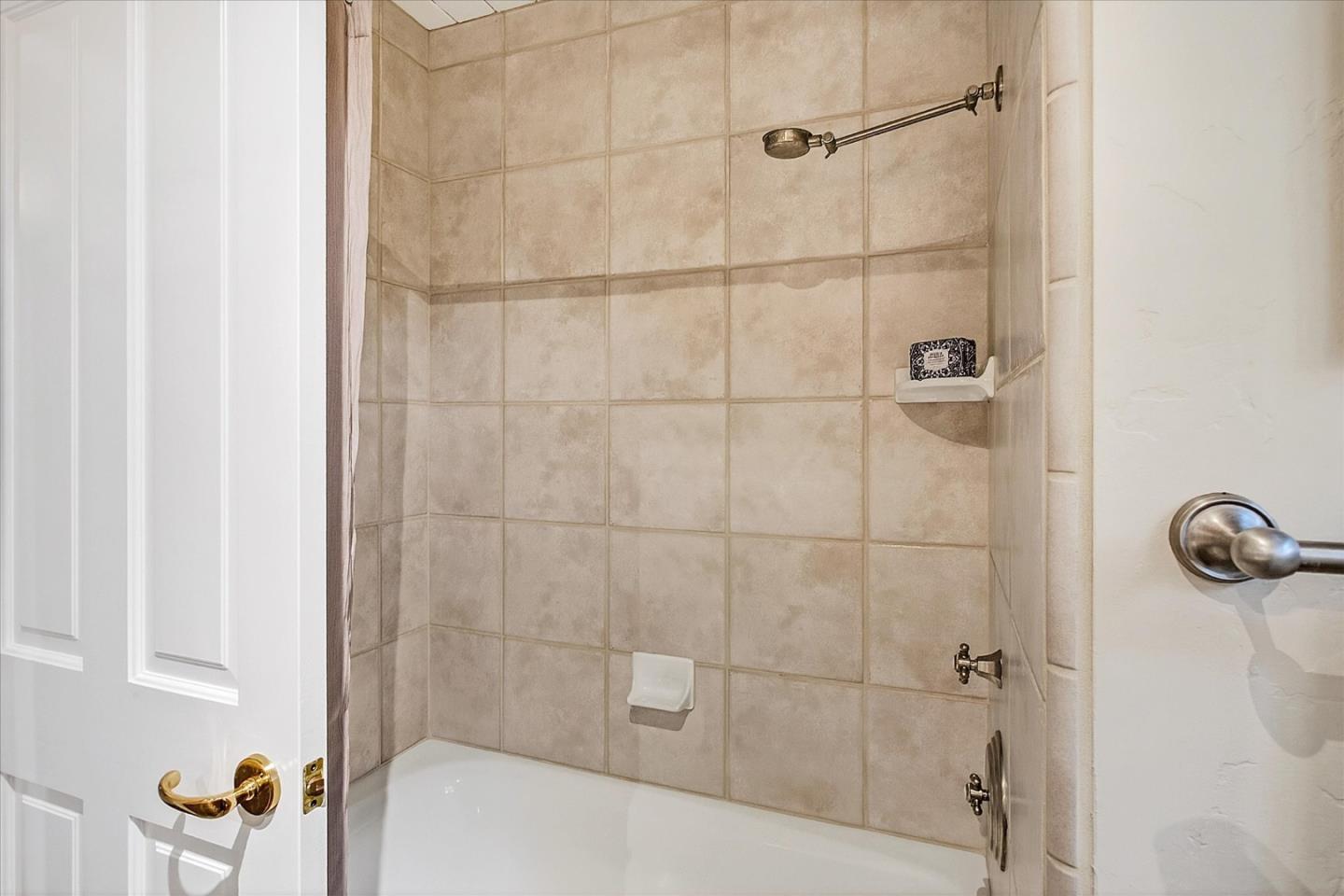 Detail Gallery Image 32 of 40 For 18570 Oak Dr, Monte Sereno,  CA 95030 - 5 Beds | 3 Baths