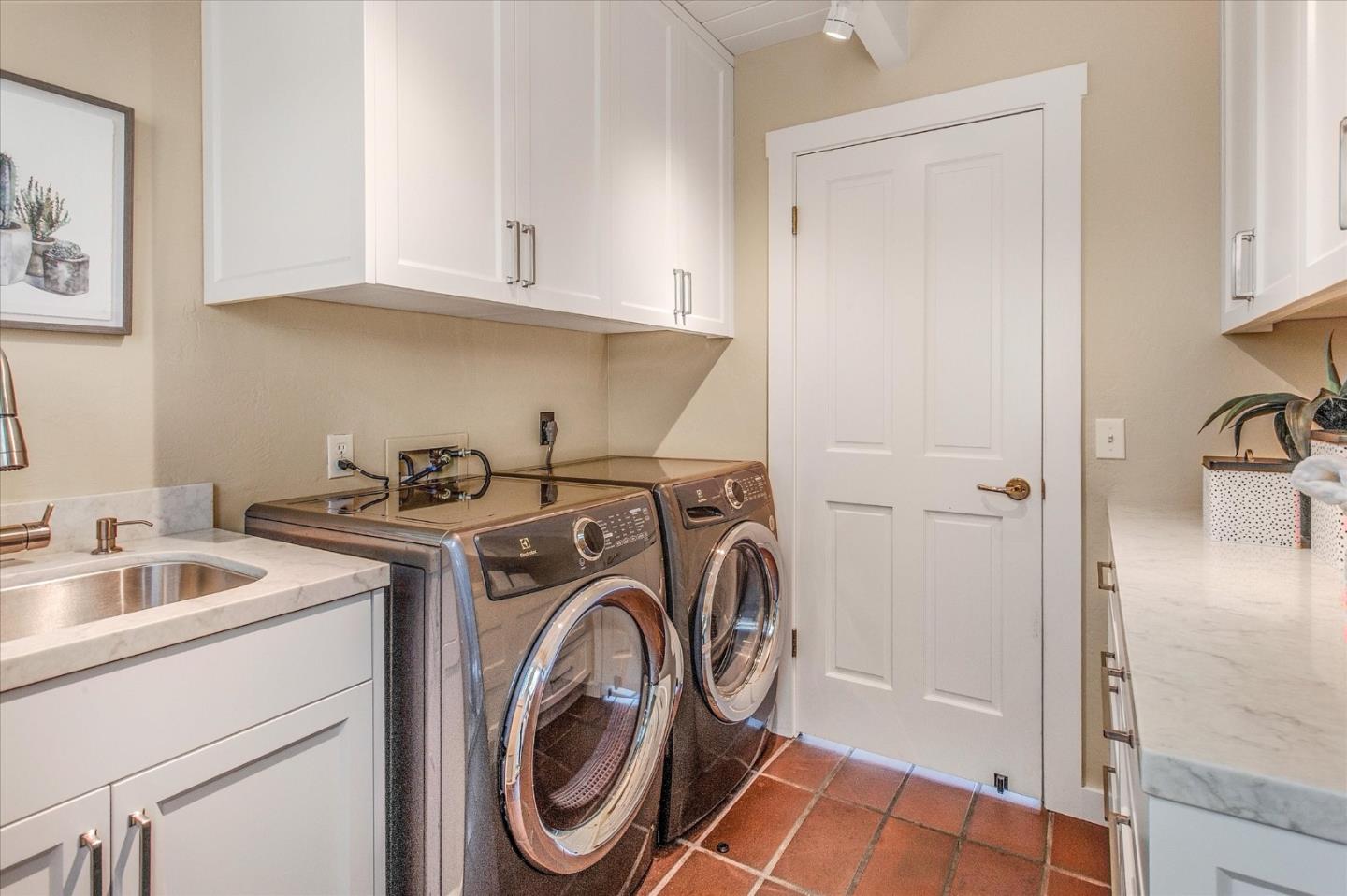 Detail Gallery Image 33 of 40 For 18570 Oak Dr, Monte Sereno,  CA 95030 - 5 Beds | 3 Baths