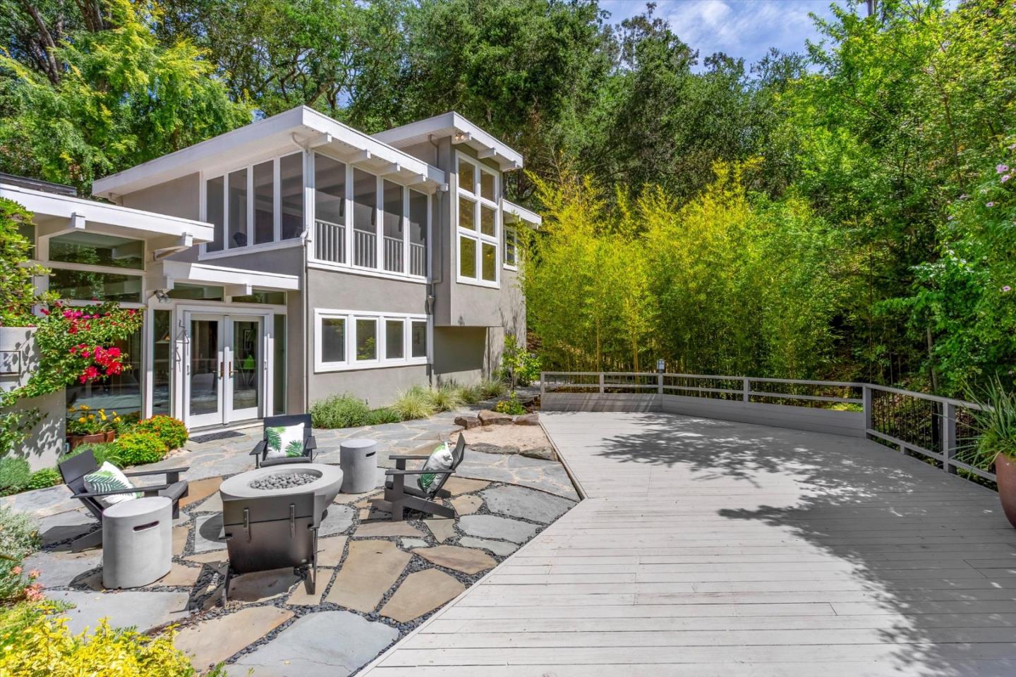 Detail Gallery Image 5 of 40 For 18570 Oak Dr, Monte Sereno,  CA 95030 - 5 Beds | 3 Baths