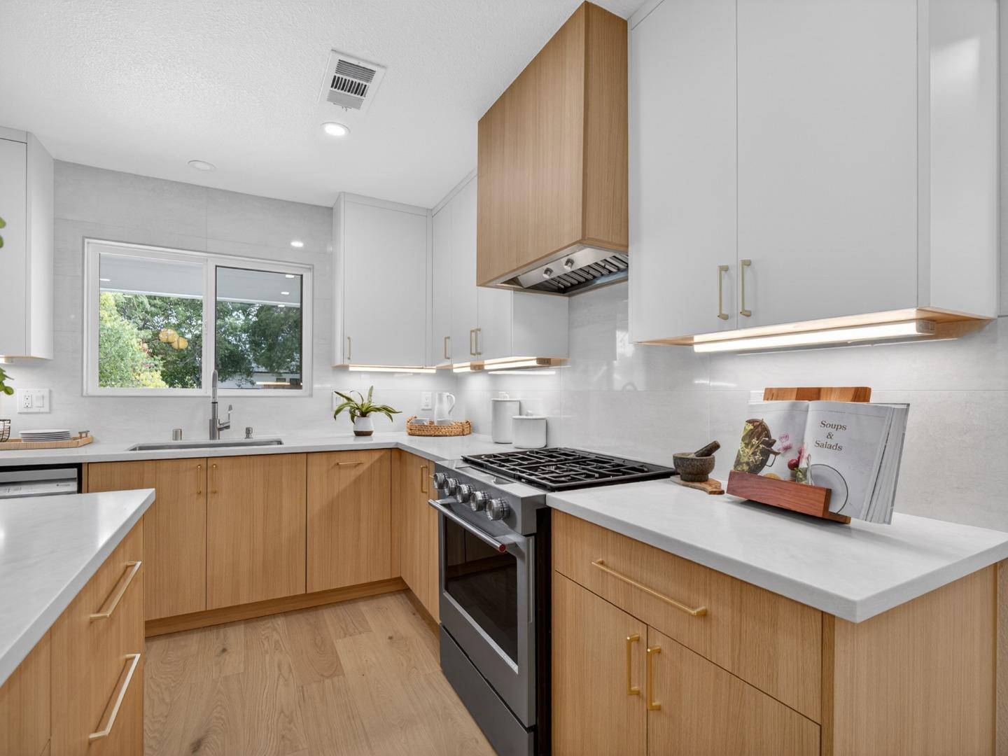 Detail Gallery Image 21 of 59 For 1631 Fawn Ct, Campbell,  CA 95008 - 4 Beds | 2 Baths