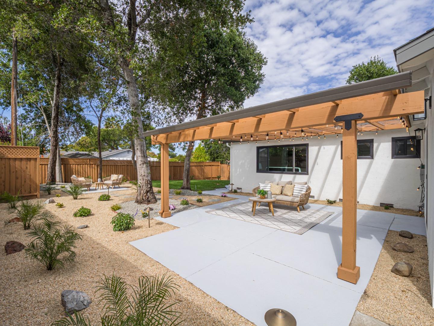 Detail Gallery Image 8 of 59 For 1631 Fawn Ct, Campbell,  CA 95008 - 4 Beds | 2 Baths