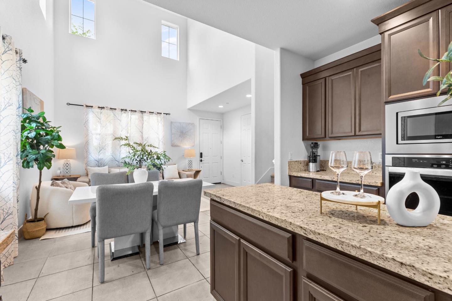 Detail Gallery Image 16 of 39 For 47520 Kinner Falls Cmn, Fremont,  CA 94539 - 3 Beds | 3/1 Baths