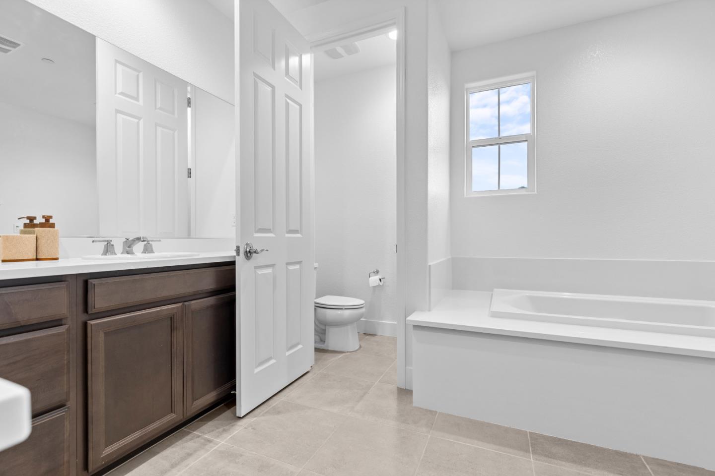 Detail Gallery Image 29 of 39 For 47520 Kinner Falls Cmn, Fremont,  CA 94539 - 3 Beds | 3/1 Baths