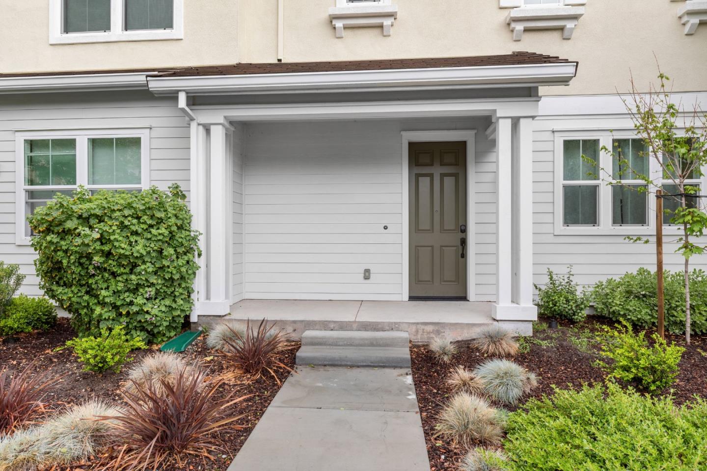 Detail Gallery Image 3 of 39 For 47520 Kinner Falls Cmn, Fremont,  CA 94539 - 3 Beds | 3/1 Baths