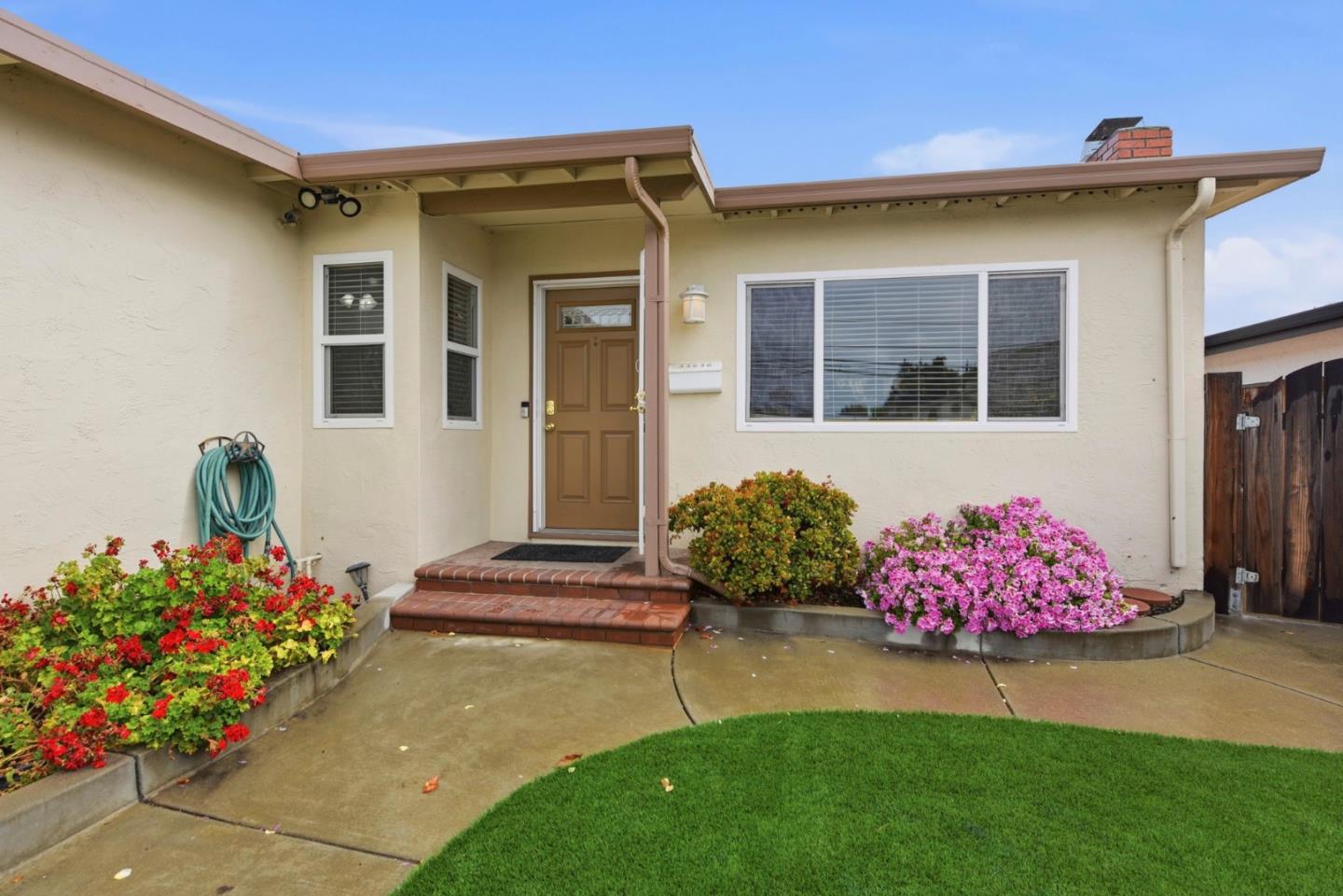 Detail Gallery Image 2 of 28 For 33636 14th Street, Union City,  CA 94587 - 3 Beds | 1/1 Baths