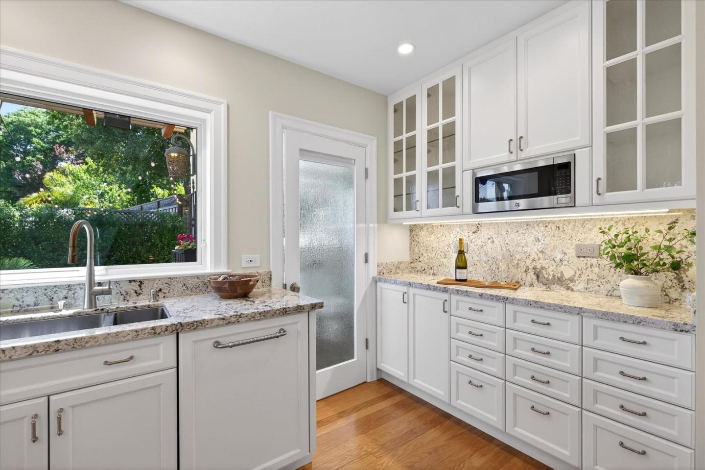 Detail Gallery Image 18 of 58 For 1315 James Ave, Redwood City,  CA 94062 - 2 Beds | 1/1 Baths