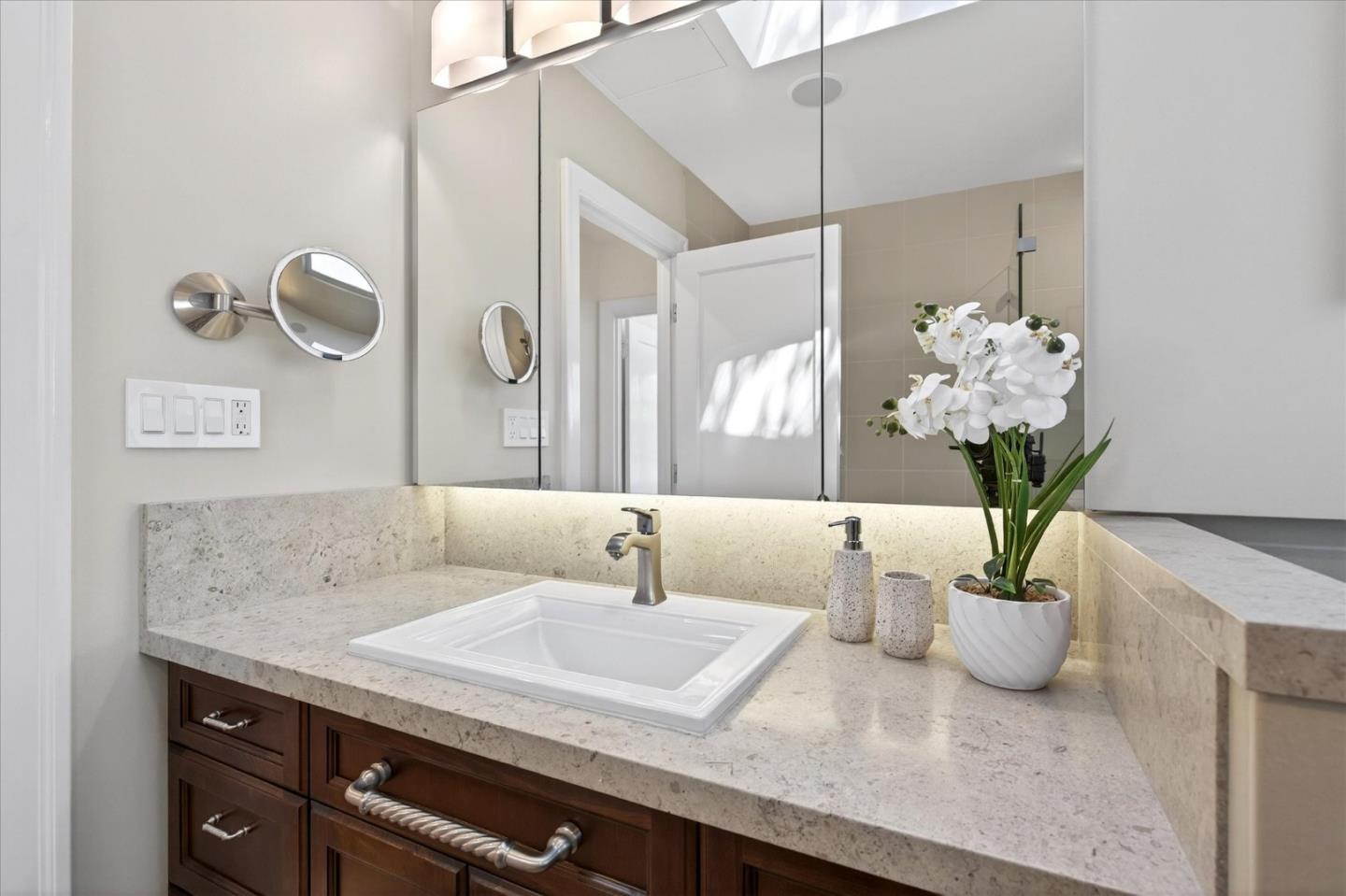 Detail Gallery Image 31 of 58 For 1315 James Ave, Redwood City,  CA 94062 - 2 Beds | 1/1 Baths