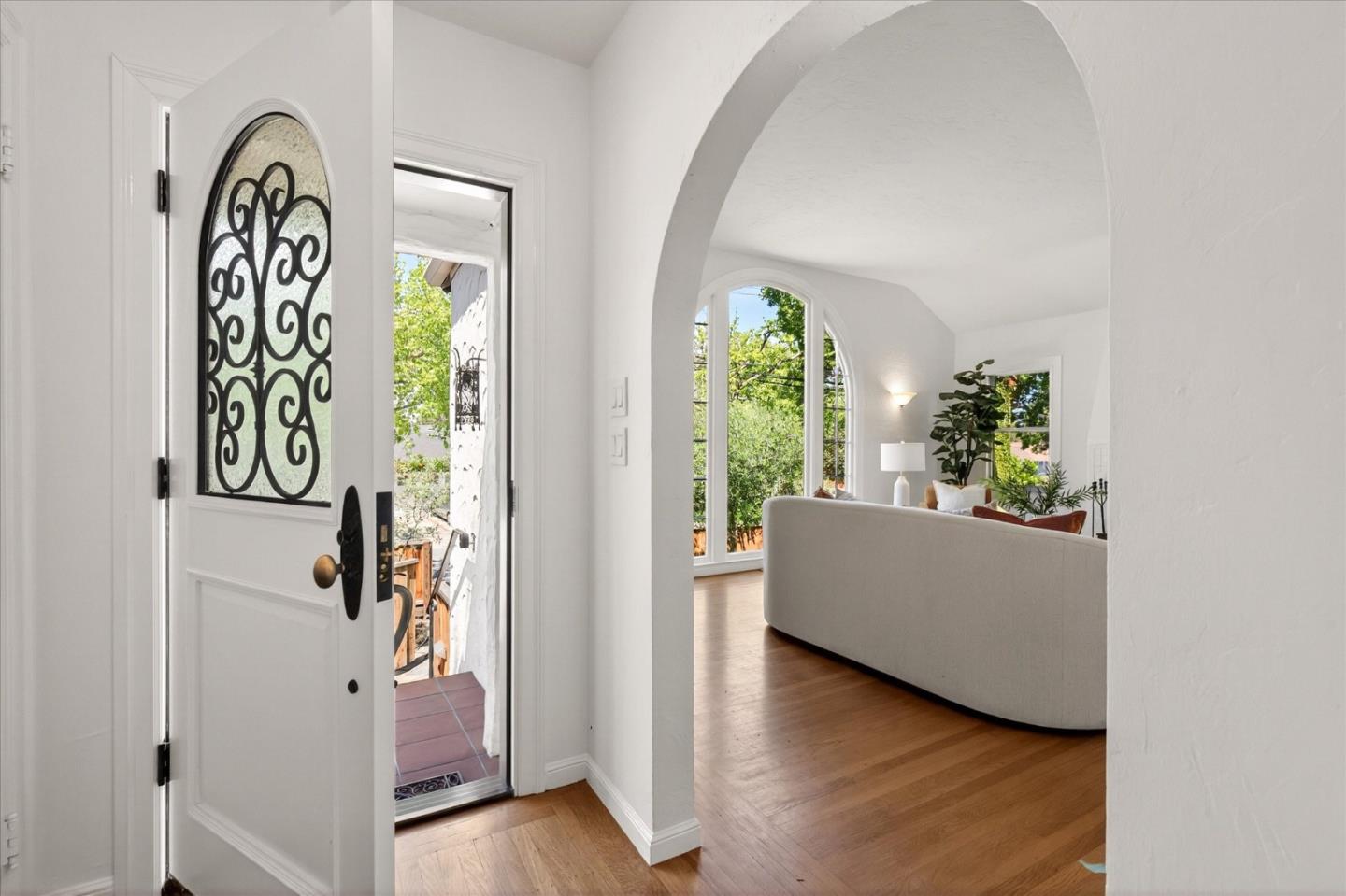 Detail Gallery Image 5 of 58 For 1315 James Ave, Redwood City,  CA 94062 - 2 Beds | 1/1 Baths