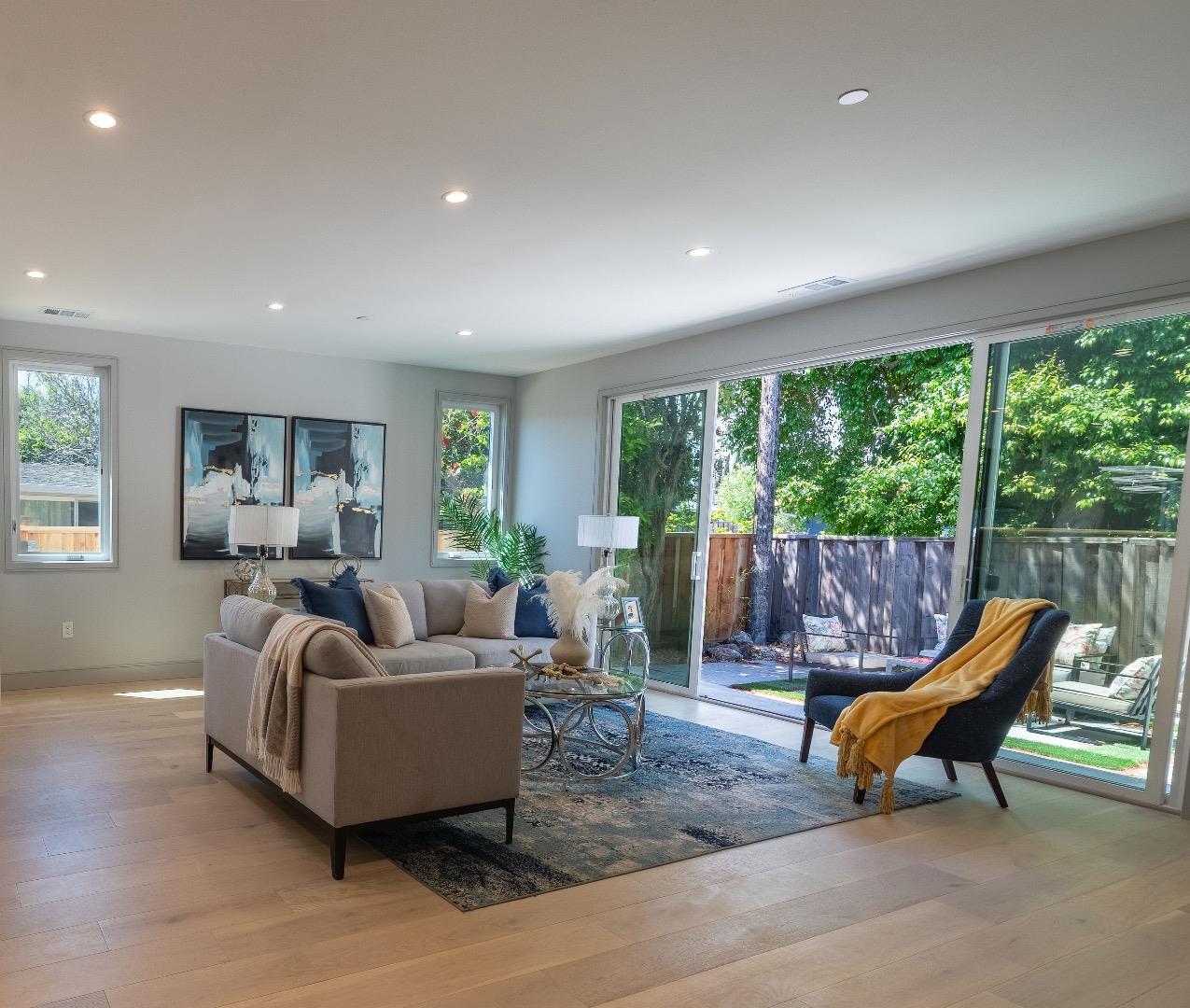 Detail Gallery Image 11 of 29 For 741 Borregas Ave, Sunnyvale,  CA 94085 - 3 Beds | 3 Baths