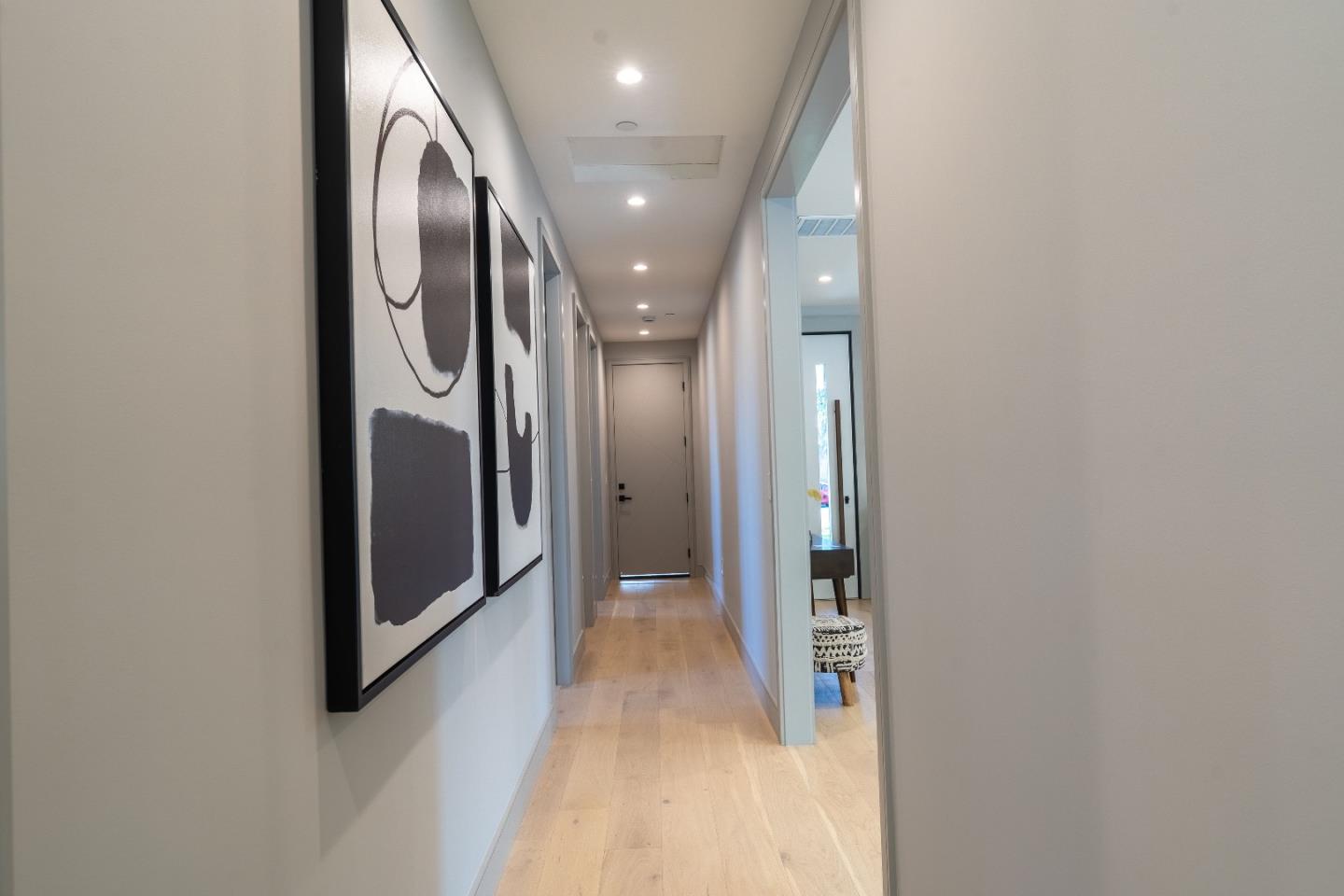 Detail Gallery Image 12 of 29 For 741 Borregas Ave, Sunnyvale,  CA 94085 - 3 Beds | 3 Baths