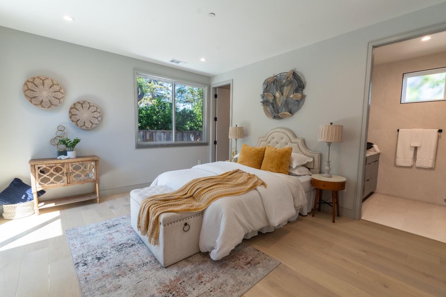 Detail Gallery Image 13 of 29 For 741 Borregas Ave, Sunnyvale,  CA 94085 - 3 Beds | 3 Baths