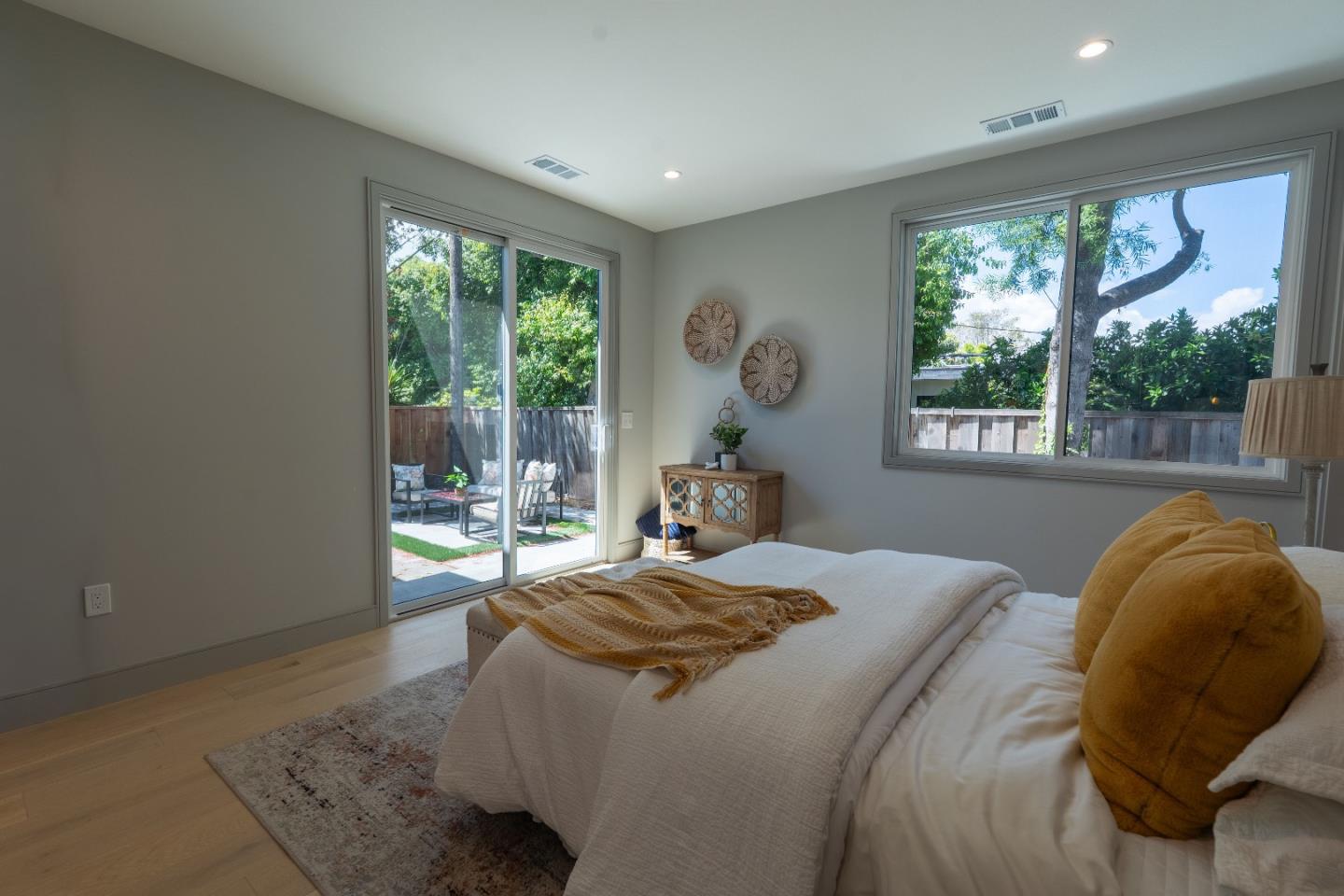 Detail Gallery Image 14 of 29 For 741 Borregas Ave, Sunnyvale,  CA 94085 - 3 Beds | 3 Baths