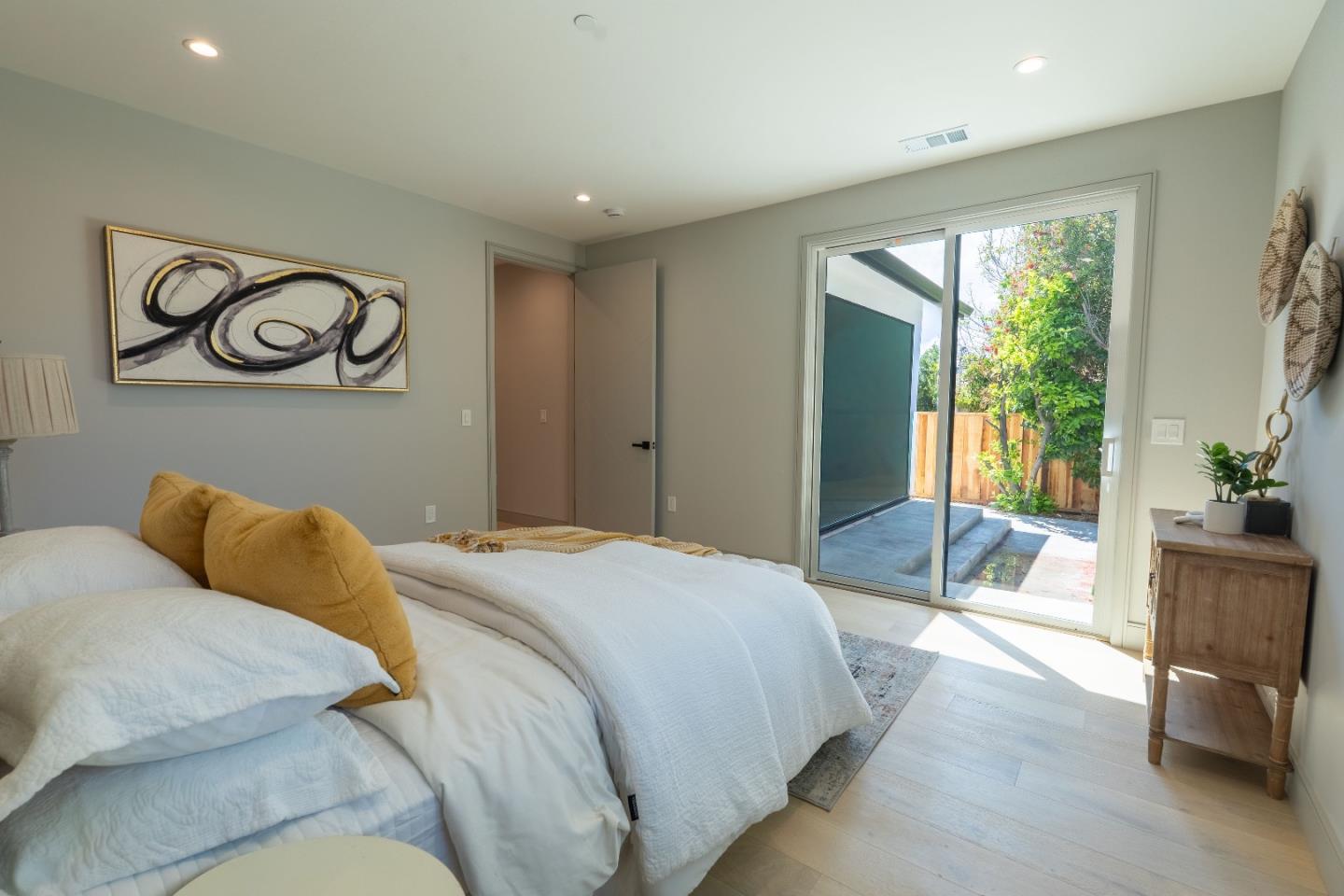 Detail Gallery Image 15 of 29 For 741 Borregas Ave, Sunnyvale,  CA 94085 - 3 Beds | 3 Baths