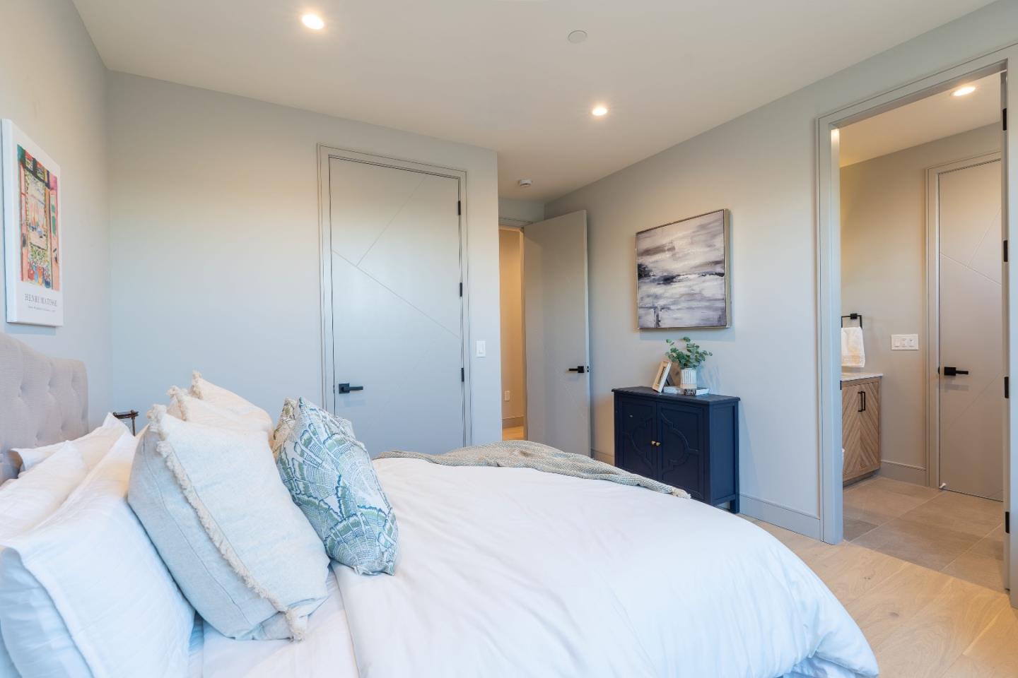 Detail Gallery Image 25 of 29 For 741 Borregas Ave, Sunnyvale,  CA 94085 - 3 Beds | 3 Baths