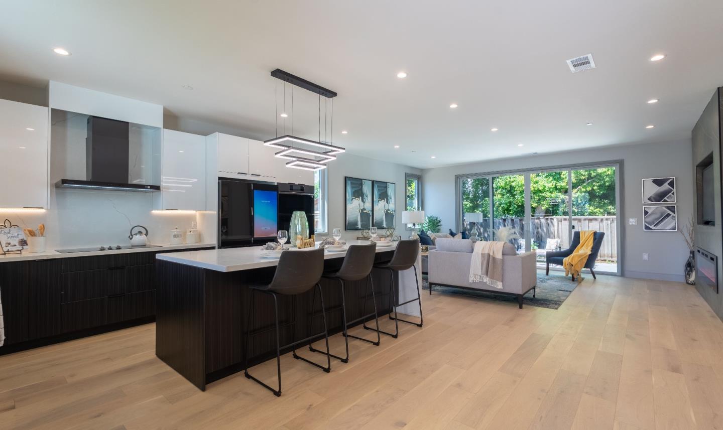 Detail Gallery Image 3 of 29 For 741 Borregas Ave, Sunnyvale,  CA 94085 - 3 Beds | 3 Baths