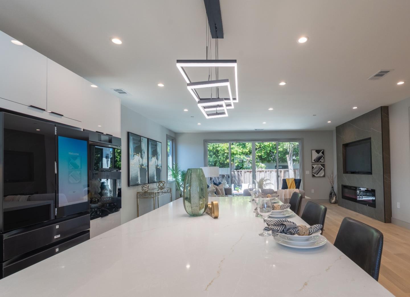 Detail Gallery Image 5 of 29 For 741 Borregas Ave, Sunnyvale,  CA 94085 - 3 Beds | 3 Baths