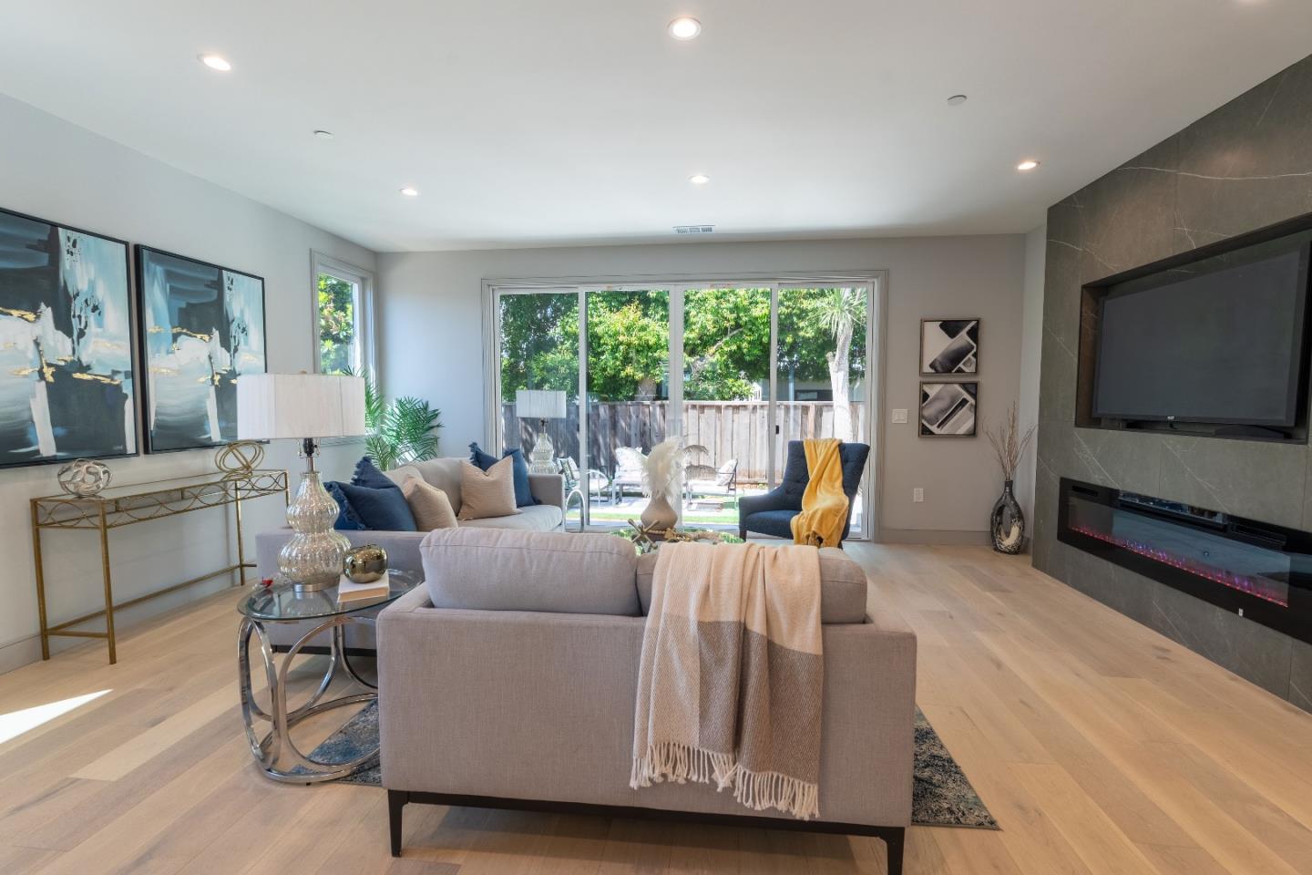 Detail Gallery Image 8 of 29 For 741 Borregas Ave, Sunnyvale,  CA 94085 - 3 Beds | 3 Baths