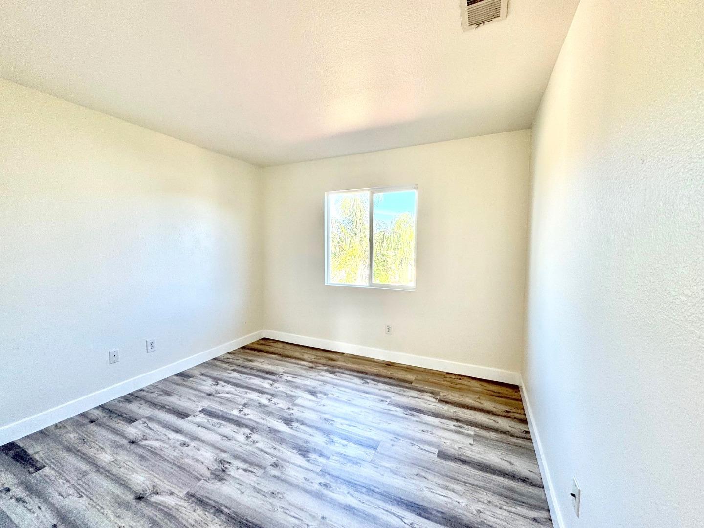 Detail Gallery Image 20 of 28 For 544 Rockingham Ct, Tracy,  CA 95376 - 3 Beds | 2/1 Baths