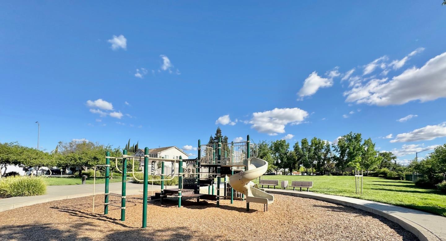 Detail Gallery Image 28 of 28 For 544 Rockingham Ct, Tracy,  CA 95376 - 3 Beds | 2/1 Baths