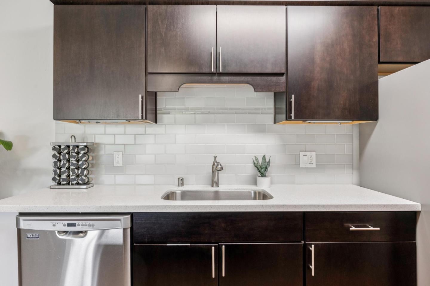 Detail Gallery Image 10 of 52 For 400 Davey Glen Rd #4623,  Belmont,  CA 94002 - 3 Beds | 2 Baths