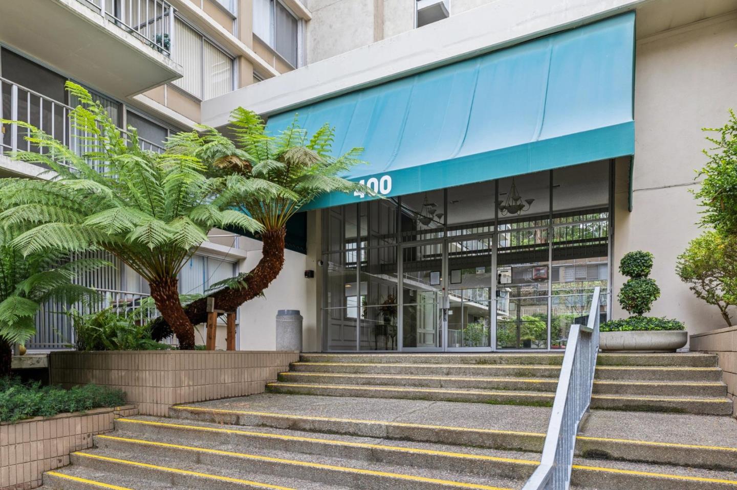 Detail Gallery Image 3 of 52 For 400 Davey Glen Rd #4623,  Belmont,  CA 94002 - 3 Beds | 2 Baths