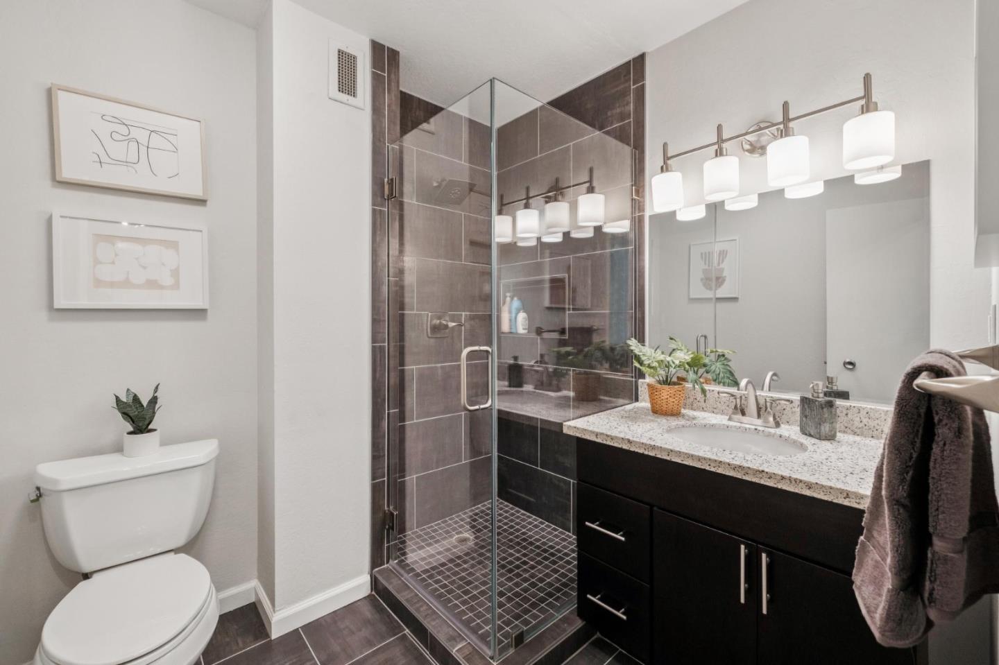 Detail Gallery Image 33 of 52 For 400 Davey Glen Rd #4623,  Belmont,  CA 94002 - 3 Beds | 2 Baths