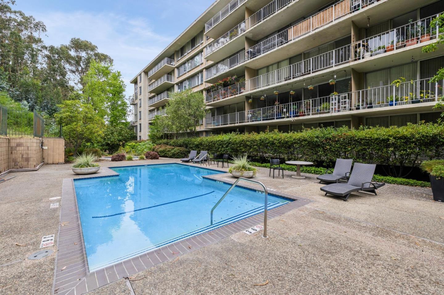 Detail Gallery Image 44 of 52 For 400 Davey Glen Rd #4623,  Belmont,  CA 94002 - 3 Beds | 2 Baths