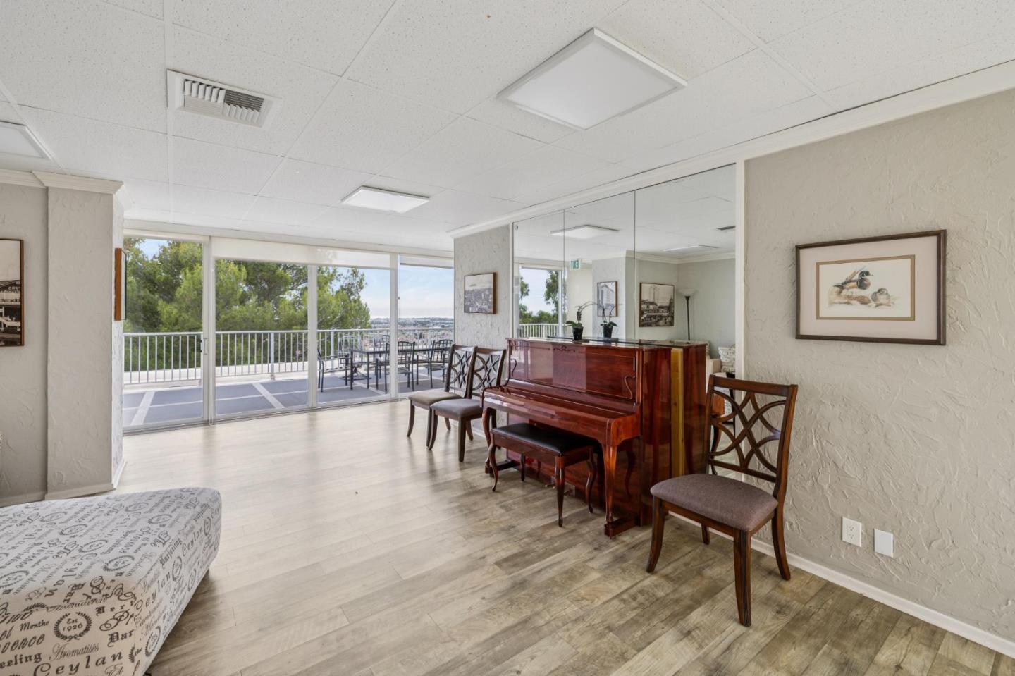 Detail Gallery Image 49 of 52 For 400 Davey Glen Rd #4623,  Belmont,  CA 94002 - 3 Beds | 2 Baths