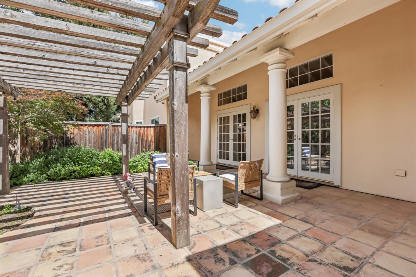 Detail Gallery Image 10 of 43 For 801 Rebecca Privada, Mountain View,  CA 94040 - 3 Beds | 2 Baths