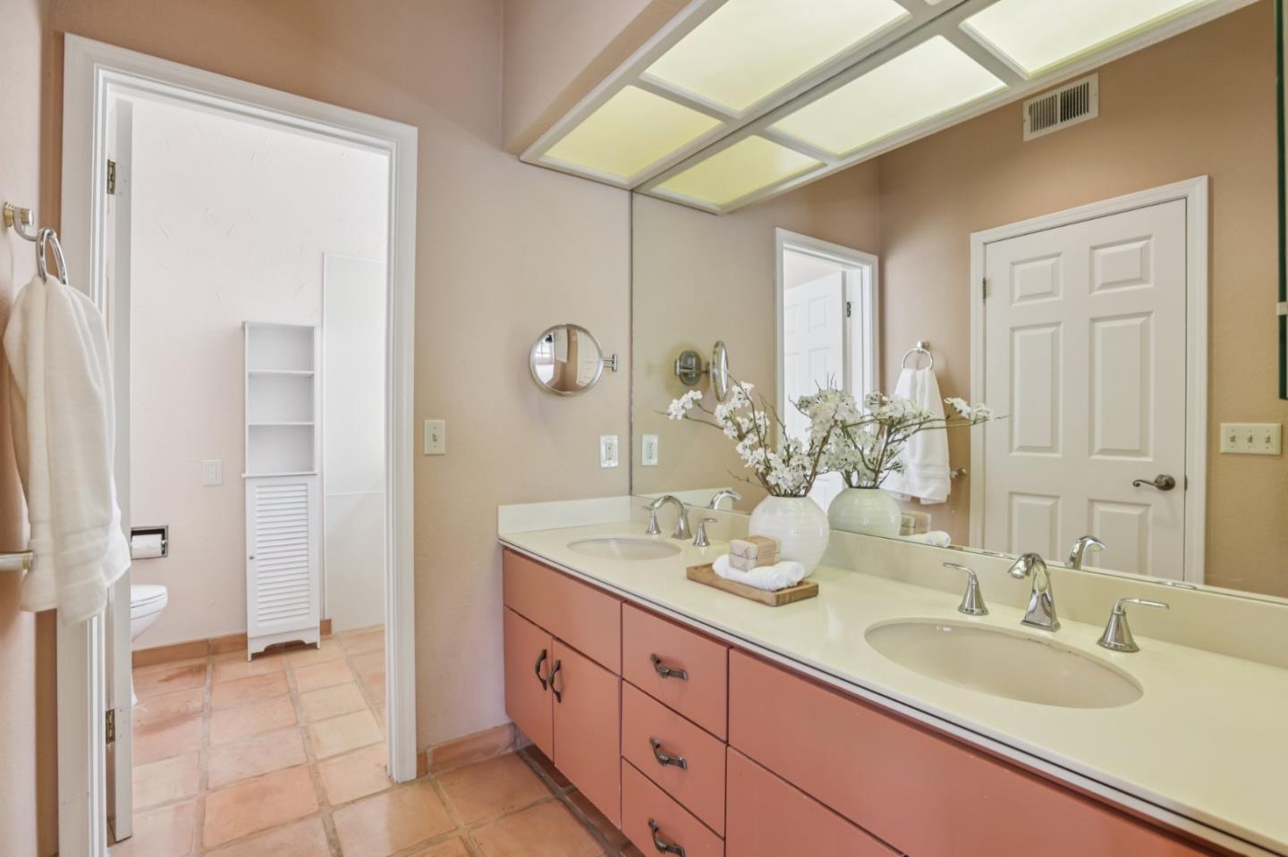 Detail Gallery Image 15 of 43 For 801 Rebecca Privada, Mountain View,  CA 94040 - 3 Beds | 2 Baths