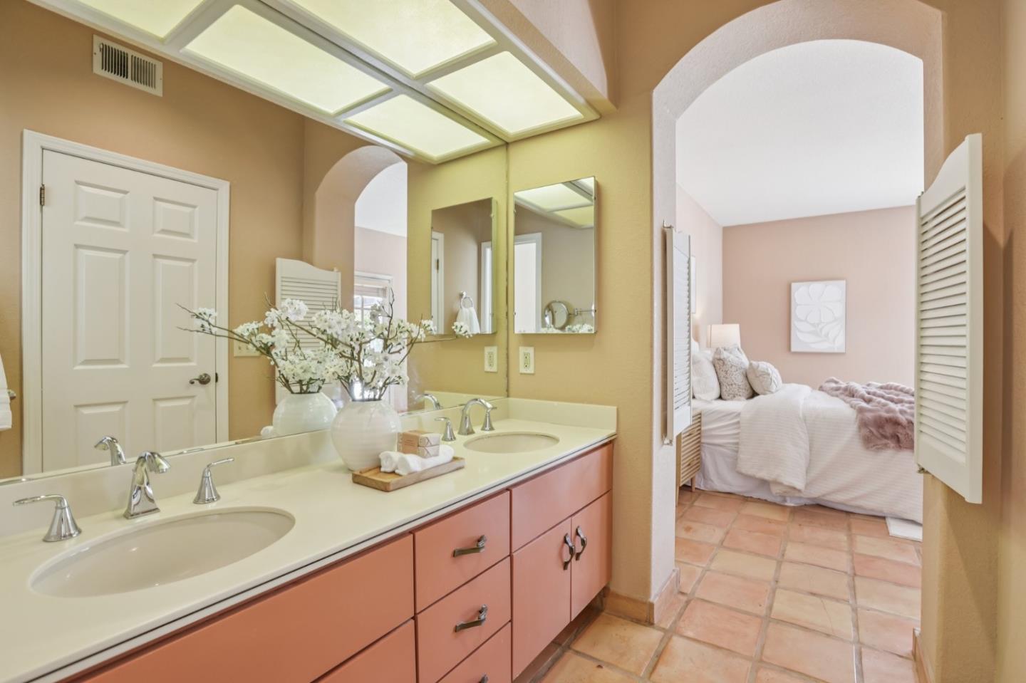 Detail Gallery Image 16 of 43 For 801 Rebecca Privada, Mountain View,  CA 94040 - 3 Beds | 2 Baths