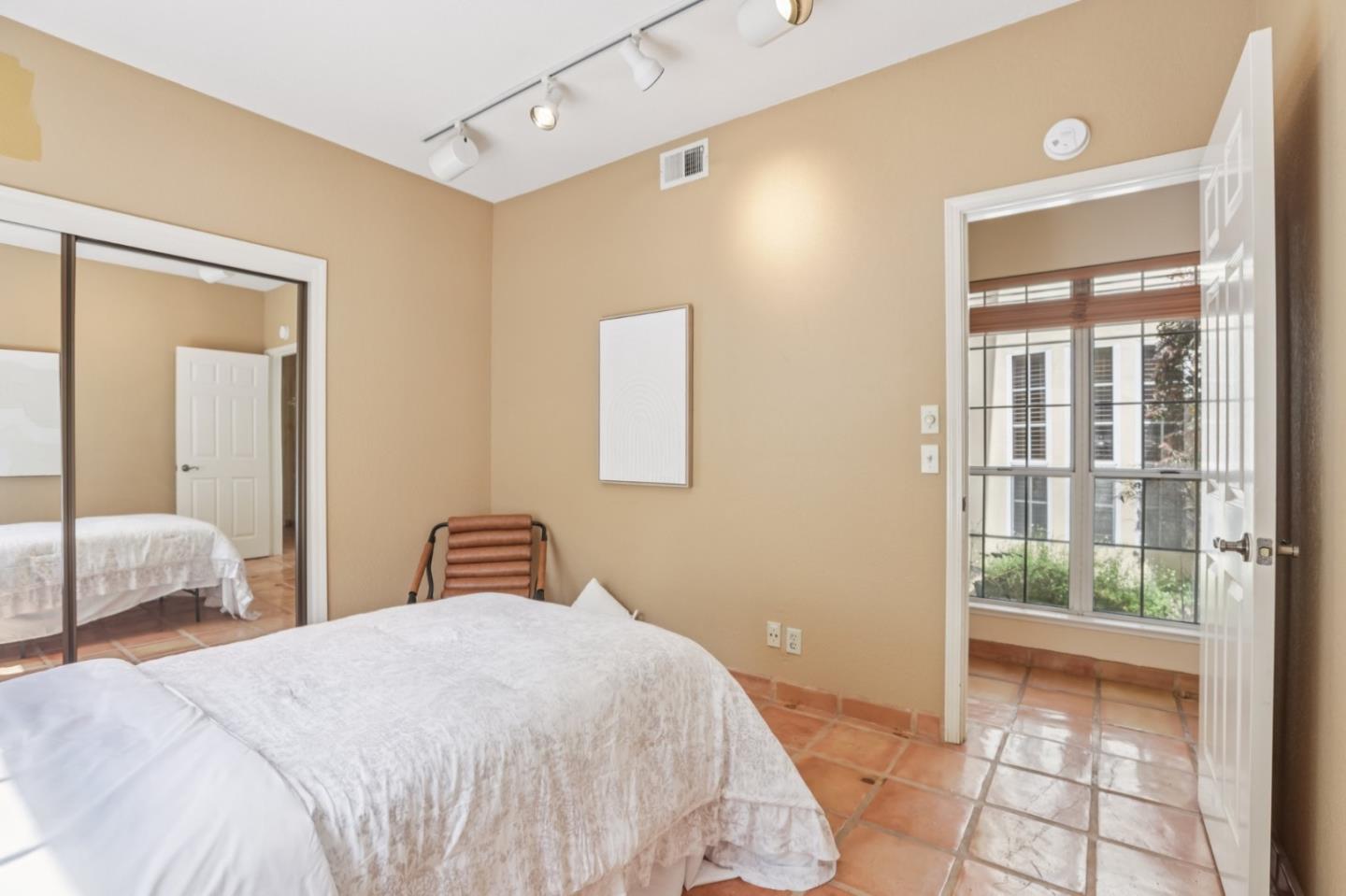 Detail Gallery Image 23 of 43 For 801 Rebecca Privada, Mountain View,  CA 94040 - 3 Beds | 2 Baths