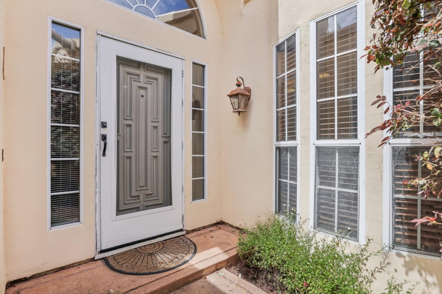 Detail Gallery Image 3 of 43 For 801 Rebecca Privada, Mountain View,  CA 94040 - 3 Beds | 2 Baths