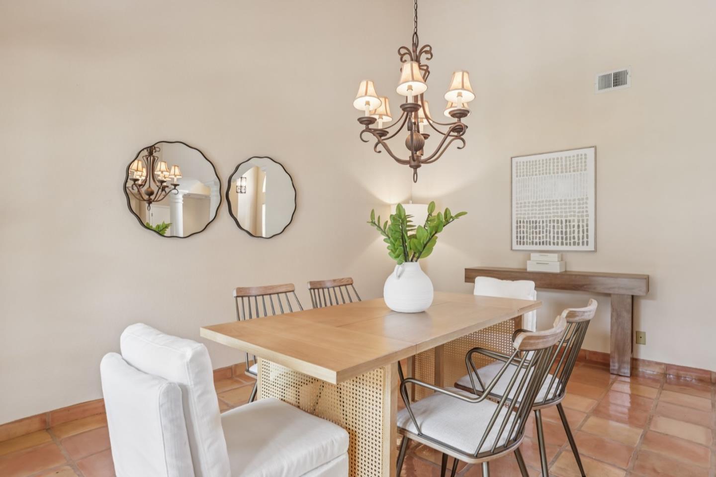 Detail Gallery Image 7 of 43 For 801 Rebecca Privada, Mountain View,  CA 94040 - 3 Beds | 2 Baths