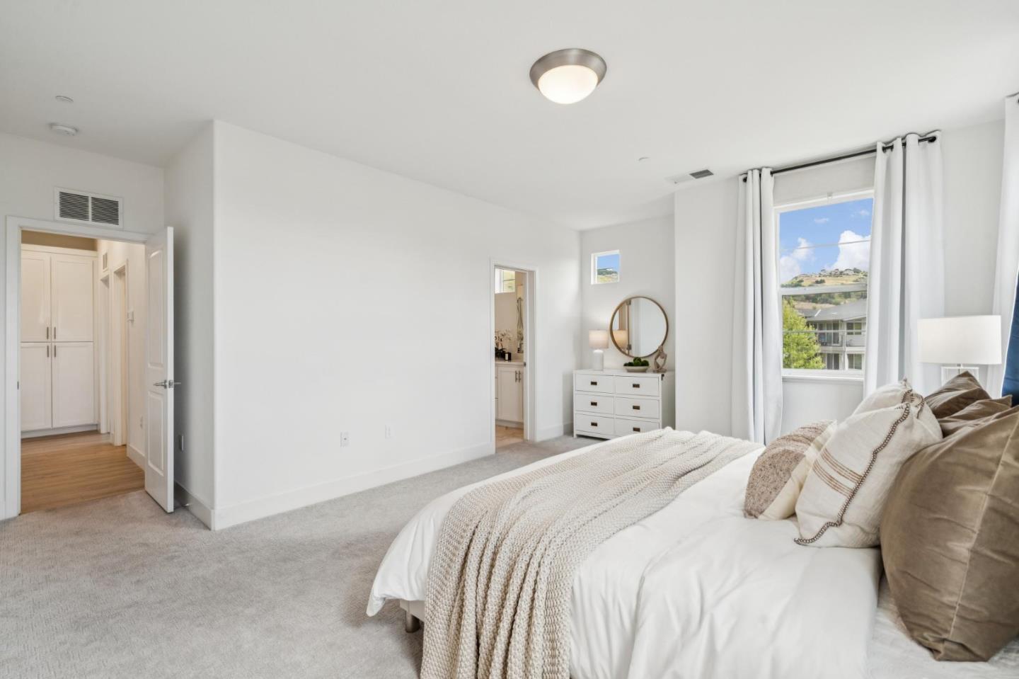 Detail Gallery Image 13 of 29 For 373 Arc Ct, Hayward,  CA 94544 - 2 Beds | 2 Baths