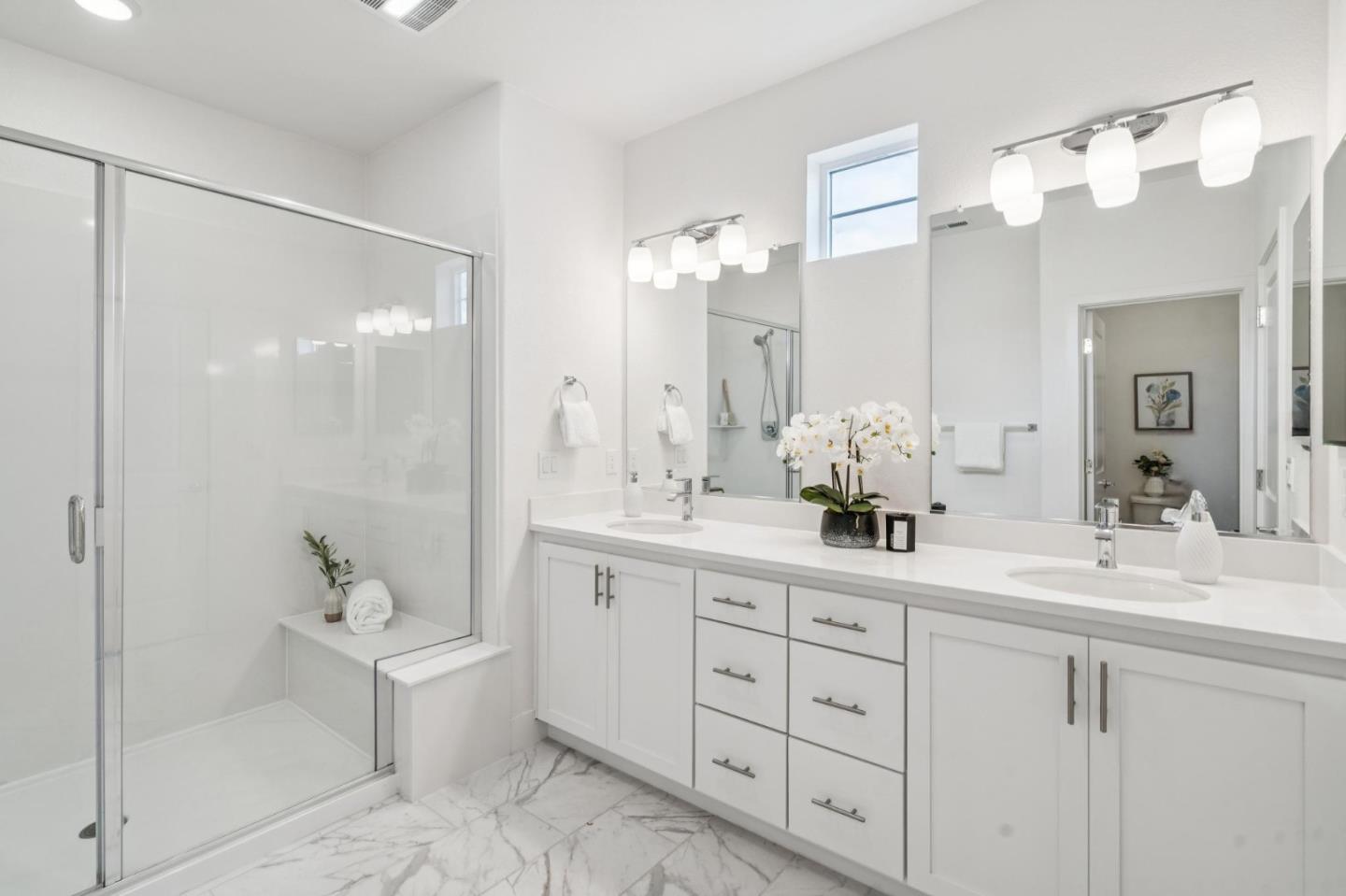 Detail Gallery Image 14 of 29 For 373 Arc Ct, Hayward,  CA 94544 - 2 Beds | 2 Baths