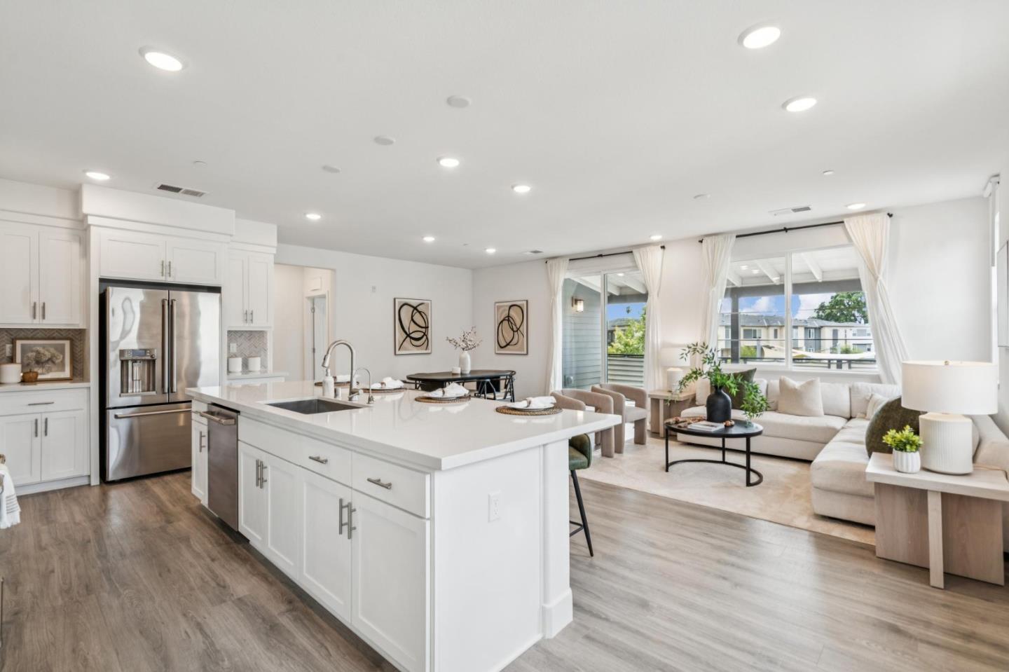 Detail Gallery Image 7 of 29 For 373 Arc Ct, Hayward,  CA 94544 - 2 Beds | 2 Baths