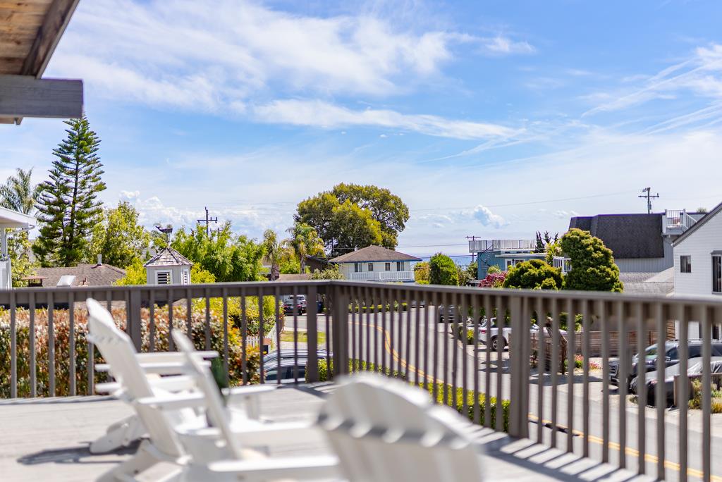 Detail Gallery Image 3 of 48 For 524 Middlefield Dr, Aptos,  CA 95003 - 3 Beds | 2 Baths
