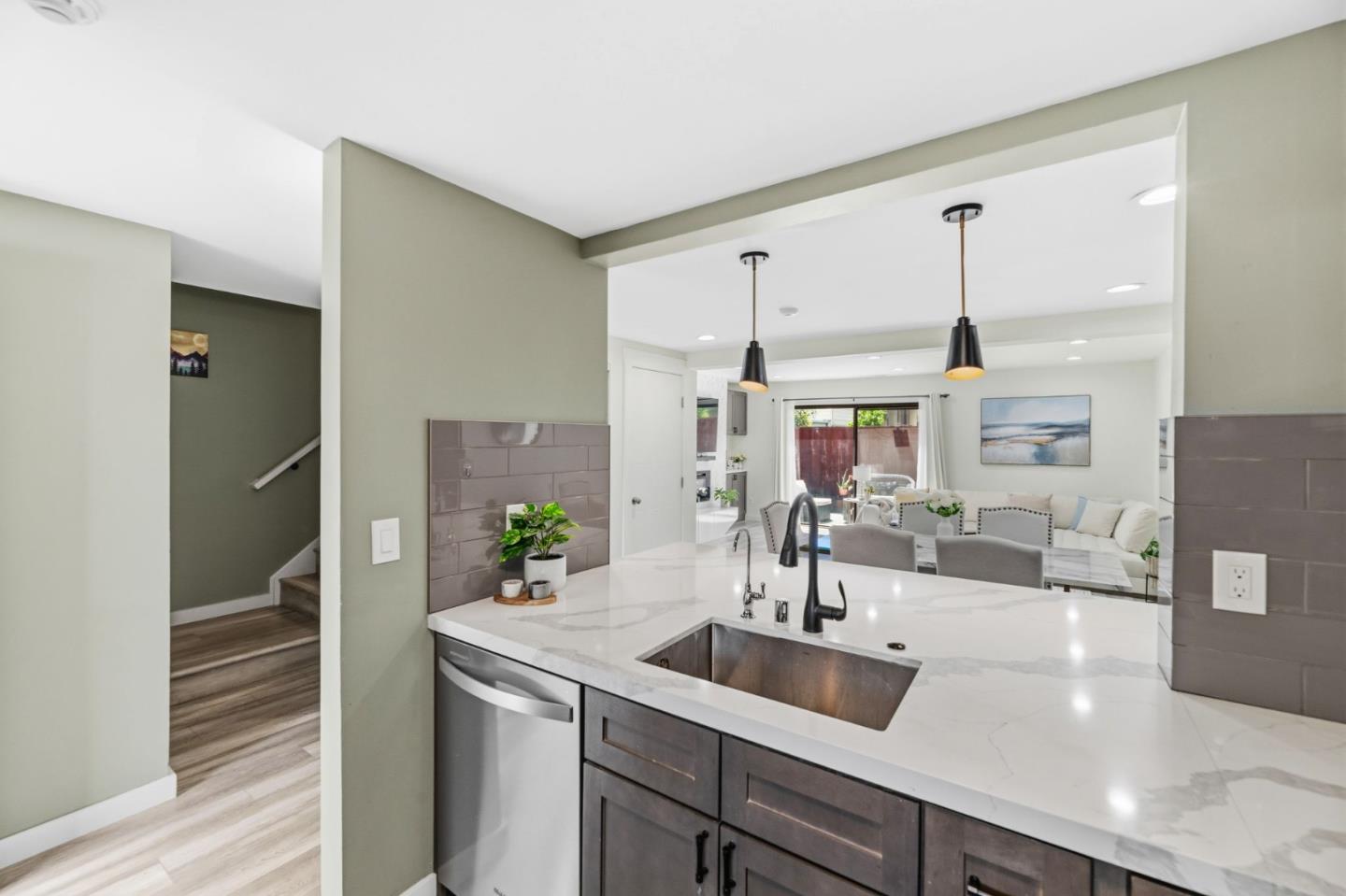 Detail Gallery Image 12 of 36 For 6136 Joaquin Murieta Ave a,  Newark,  CA 94560 - 3 Beds | 2/1 Baths